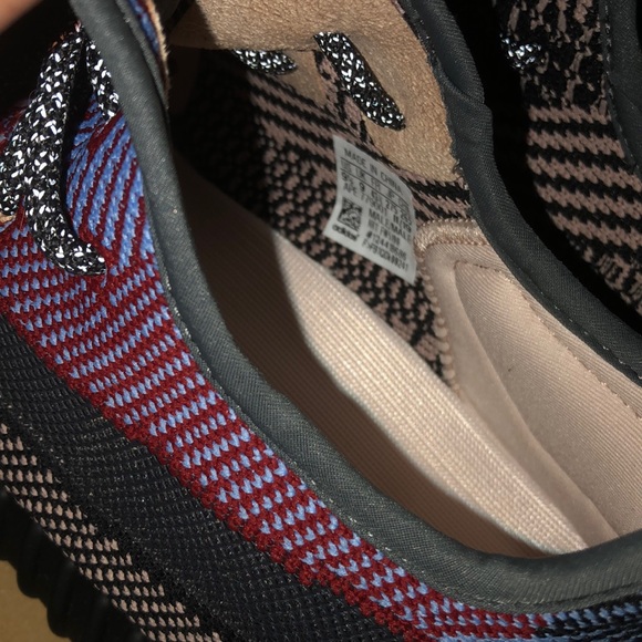 Yeezy yechil